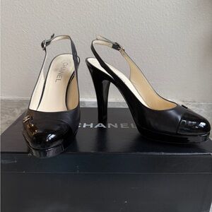 CHANEL Glossy Black Slingback Heels